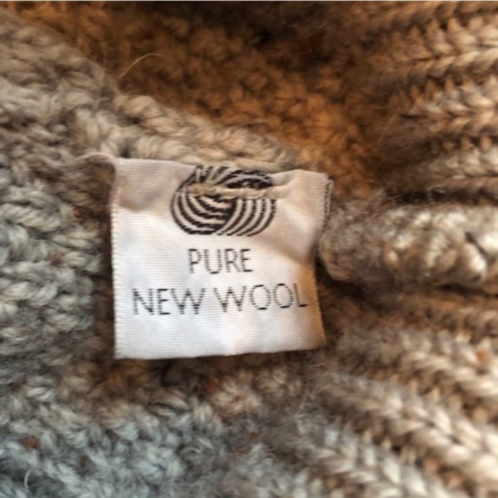 UO RAG UNION Gold Foil Cableknit Yarn Wool Sweater - Picture 6 of 15